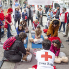 Cruz Roja en una de sus formaciones a niños.