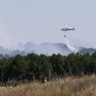 La actuación de los hidroaviones fue notable durante el incendio.-RAÚL G. OCHOA