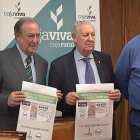 Pedro García Romera y José Luis Herrero presentaron el número de lotería de Navidad solidario.-ECB