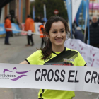 Cristina Ruiz festeja la consecución de su primer triunfo en el Cross de Navidad El Crucero-Santi Otero
