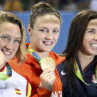 Belmonte, en el podio del 400 estilos, junto a la ganadora Hosszu y la segunda, Dirado.-STEFAN WERMUTH / REUTERS