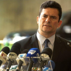 El ministro designado de Justicia en Brasil, Sergio Moro, habla durante una rueda de prensa en el Centro Cultural Banco do Brasil.-EFE / Joedson Alves