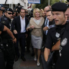 Esperanza Aguirre tras salir de los Juzgados de Plaza de Castilla, donde acudió a declarar como imputada el pasado lunes.-Foto: EFE / JUAN CARLOS HIDALGO