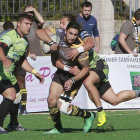 Nico Bianco avanza metros con el oval.-RAÚL OCHOA