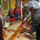 Las participantes han podido conocer algunas técnicas culinarias para utilizarlas al trabajar con los productos.-ECB