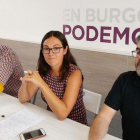Félix Díez, Laura Domínguez e Ignacio Lacámara, de Podemos, ayer, en la rueda de prensa.-ECB