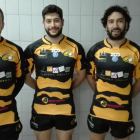 González, Domínguez y Aristemuño posan con la nueva camiseta de juego.-TWITTER / @RUGBYAPAREJOS