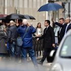 Macron camina por las calles de París, el jueves.-AFP / PHILIPPE LOPEZ