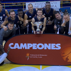La plantilla del Tizona celebra el título conseguido en Zamora. TWITTER/ @FBCYL