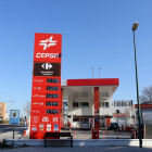 Imagen de archivo de una gasolinera de Valladolid con los diferentes precios de los carburantes.