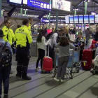 Imagen de archivo del aeropuerto de Schiphol.-AP