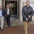 Nacho San Millán, Vicente Sebastián y Miguel Ángel Benavente, ayer, tras la reunión mantenida con el Ayuntamiento.-SANTI OTERO