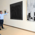 Los ‘Silencios’ de Gerardo Ibáñez visten las paredes de la Sala Infiniti desde ayer y durante los próximos meses.-ISRAEL L. MURILLO