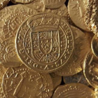 Algunas de las monedas del tesoro encontrado por la familia Schmitt, en Florida.-Foto: REUTERS / 1715 FLEET QUEENS JEWELS LLC