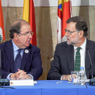 El presidente de la Junta, Juan Vicente Herrera, junto con el presidente del Gobierno central, Mariano Rajoy, en una imagen de archivo.-ICAL