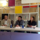 René Payo, vicerrector de Cultura, Deporte y Relaciones Institucionales de la UBU, Carlos del Amor, y Rosalía Santaolalla, presidenta de la Asociación de la Prensa.-ECB