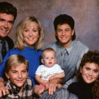 Alan Thicke, a la izquierda, y el resto de su familia televisiva en 'Los problemas crecen'.-ARCHIVO