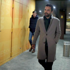 Roger Torrent, este martes, a su salida de la sede de ERC tras conocerse que será candidato a la presidencia del Parlament-. / TONI ALBIR (EFE)