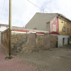 Una de las casas derribadas por las grietas en Villatoro.-RAÚL G. OCHOA