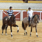 Borjas y Ventura, a caballo en el tentadero salmantino.-PASCUAL