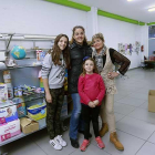 Los voluntarios de la asociación ya han comenzado a trasladar sus enseres a la nave que de Pentasa desde la que ahora realizarán su labor solidaria.-RAÚL OCHOA