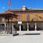 El Ayuntamiento de Fuentelcésped fue el escenario en el que tuvo lugar la moción de censura.-MARÍA FERNANDO
