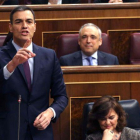 Pedro Sánchez: Señor Casado, tiene la lengua muy larga y las patas muy cortas.-DAVID CASTRO