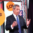El euroescéptico Nigel Farage, líder del UKIP, participa en un debate sobre el 'Brexit', en Londres, el 10 de junio.-AFP / ADAM GRAY