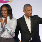 El expresidente Barack Obama y la exprimera dama Michelle Obama, en un acto de la Obama Foundation Summit, en Chicago.-CHARLES REX (AP)