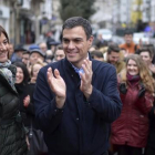 El candidato socialista, Pedro Sánchez, durante el acto de campaña que ha tenido este viernes en Vitoria.-REUTERS / VINCENT WEST