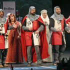 Los miembros de la chirigota burgalesa, durante su actuación el pasado lunes.-LOURDES DE VICENTE / DIARIO DE CÁDIZ