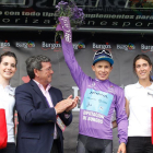 Miguel Ángel López se vistió ayer con el maillot de líder.-SANTI OTERO