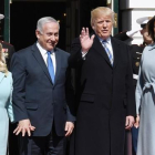 Trump y Netanyahu, con sus respectivas esposas, en marzo del 2018 en Washington.-OLIVIER DOULIERY / POOL