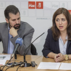 Luis Tudanca y Esther Peña ayer en la sede del PSOE de Burgos.-SANTI OTERO