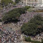 Minuto de silencio en la plaza de Catalunya de Barcelona-EL PERIÓDICO