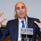 Luis Rubiales, durante la rueda de prensa en la que hizo oficial su renuncia a la presidencia de la AFE para aspirar a la de la RFEF.-/ RODRIGO JIMÉNEZ / EFE