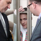 La piloto militar ucraniana, Nadiya Savchenko, en un momento de su juicio en Donets-AFP