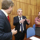 Javier Lacalle, Manuel Cámara y Eduardo García se reunieron ayer en el Ayuntamiento.-RAÚL G. OCHOA