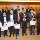 Parte del alumnado del curso de sumiller con sus diplomas en el acto de clausura.-ISRAEL L. MURILLO