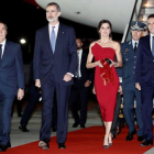 Los Reyes de España a su llegada a la ciudad argentina de Córdoba.-EFE