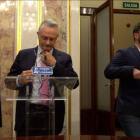 Antonio Trevín, junto a Gabriel Rufián, en el Congreso de los Diputados.-DAVID CASTRO