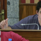Daniel de la Rosa y Raúl Salinero, durante una sesión de la comisión de investigación.-RAÚL G. OCHOA