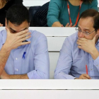 Sánhez y Luena durante el comité federal del PSOE, el pasado abril, en Madrid.-EFE