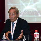 El vicepresidente de Telefónica, Julio Linares, imparte la conferencia 'Revolucion digital' dentro del Congreso internacional 'Historia de las tecnologías y de la comunicación al servicio de la Defensa'.-ICAL