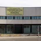 Instalaciones donde Funeraria San José quiere abrir su tanatorio.-E. M.