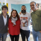 De i. a d., Álvaro Manso, Sonia Alonso, Álvaro Pereña y Guillermo Ruiz-Rozas, dos de los socios y dos de los libreros de Música yDeportes. SANTI OTERO