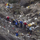 Restos del avión de Germanwings estrellado en los Alpes franceses el 24 de marzo.-AFP / ANNE-CHRISTINE POUJOULAT