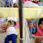 La epidemia de sarampión en Filipinas sigue creciendo en personas de todas las edades.-EFE