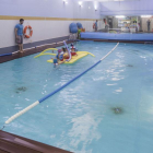 La piscina del gimnasio Grandmontagne, donde se imparten cursos de natación intensivos.-SANTI OTERO