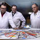 Los tres hermanos Barrio se encargan de la empresa familiar Vidrieras Barrio.-ICAL